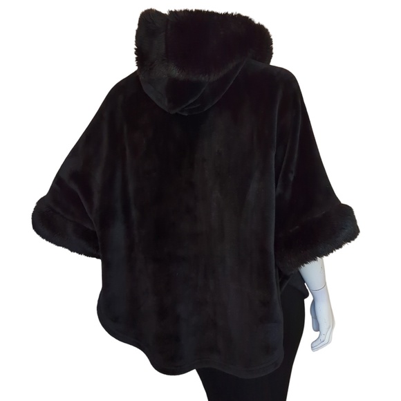 La Vie en Rose  Black Plush Hooded Cape with Pom Poms - Picture 9 of 13